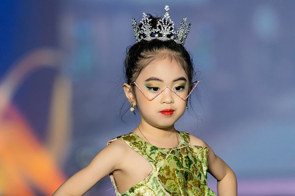 Tường Vy 5 tuổi đoạt Quán quân "Gương mặt siêu mẫu nhí 2022"